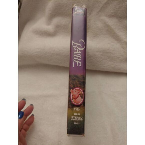 Universal Studios BABE (VHS, 1995) - Picture 3 of 8